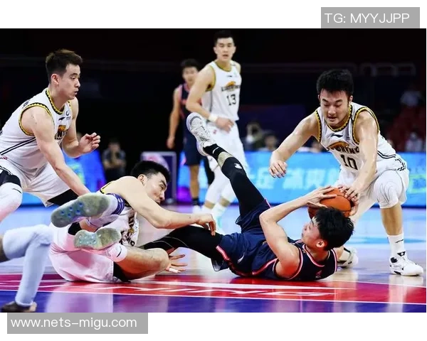 CBA联赛精彩对决辽宁队迎战广东队直播盛况全程回顾与分析